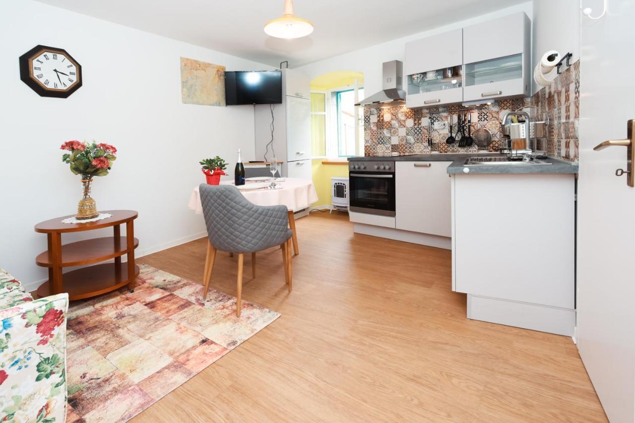 Apartmani Nad Voltun Kastav Exterior foto
